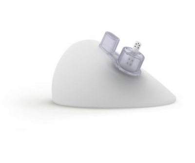 Breast tissue expander / breast-shaped