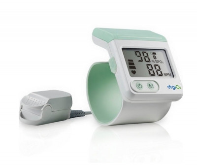 Wrist pulse oximeter / with separate sensor